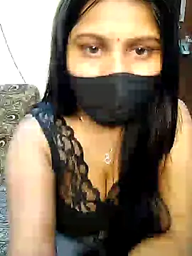 Snapshot of Hotty-simran chatting on February 10, 2025, 8:20 am Hotty-simran online show from February 10, 2025, 8:20 am