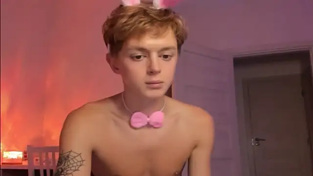 agelandreww online show from November 2, 2025, 2:19 pm