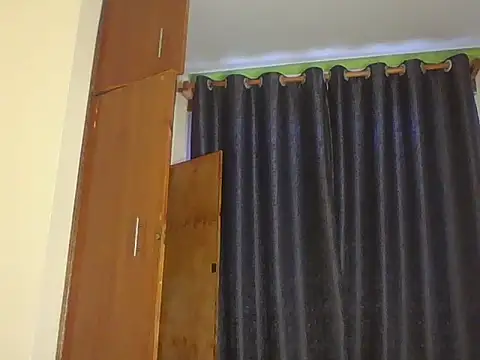 Apple bitch online show from December 21, 2025, 4:41 am