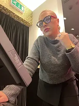 Snapshot of Arabellalee23 chatting on February 10, 2025, 11:46 am Arabellalee23 online show from February 10, 2025, 11:46 am