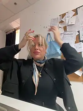 Snapshot of Arabellalee23 chatting on March 15, 2025, 8:43 pm Arabellalee23 online show from March 15, 2025, 8:43 pm