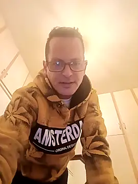 Snapshot of SperMaster_dom chatting on November 5, 2025, 1:27 am SperMaster dom online show from November 5, 2025, 1:27 am