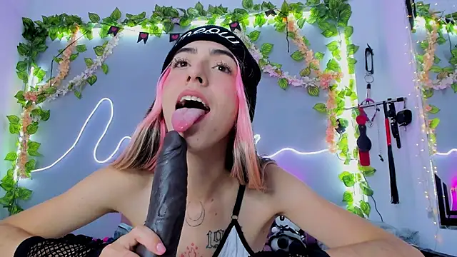 YouliteSllut2 online show from January 23, 2025, 2:55 am