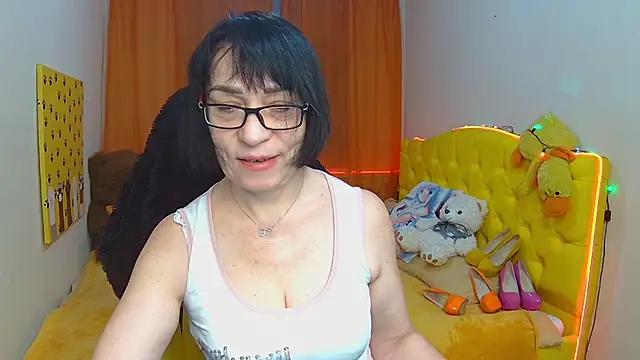 Snapshot of SandraHormas chatting on February 18, 2025, 7:54 am SandraHormas online show from February 18, 2025, 7:54 am