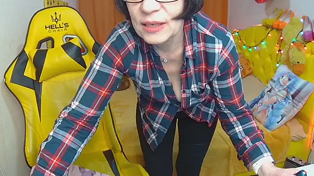 Snapshot of SandraHormas chatting on March 10, 2025, 5:18 pm SandraHormas online show from March 10, 2025, 5:18 pm