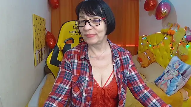 Snapshot of SandraHormas chatting on March 11, 2025, 10:51 am SandraHormas online show from March 11, 2025, 10:51 am