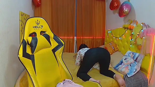 Snapshot of SandraHormas chatting on March 16, 2025, 2:00 pm SandraHormas online show from March 16, 2025, 2:00 pm