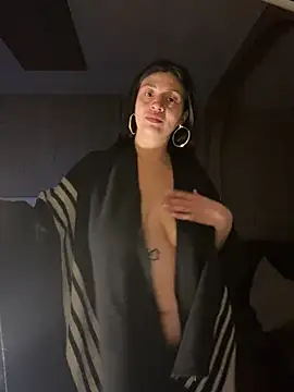 kriztal pretty online show from December 8, 2024, 12:08 pm