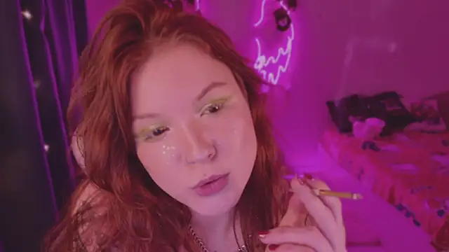 Snapshot of Elsie_Ginger chatting on December 24, 2024, 12:55 am Elsie Ginger online show from December 24, 2024, 12:55 am