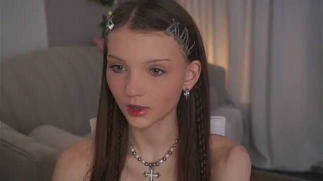 Snapshot of CindyGarrison chatting on May 3, 2026, 11:44 pm CindyGarrison online show from May 3, 2026, 11:44 pm