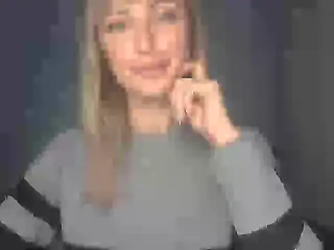 Snapshot of EffectMaya chatting on November 4, 2025, 5:01 pm EffectMaya online show from November 4, 2025, 5:01 pm