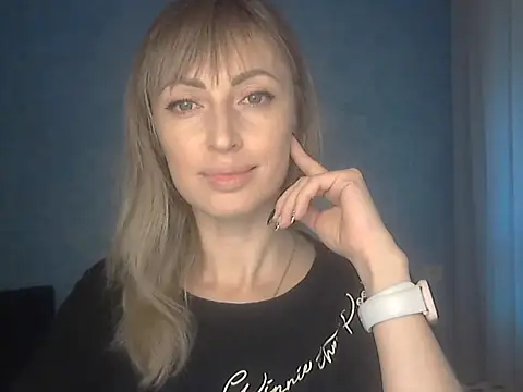 Snapshot of EffectMaya chatting on November 26, 2025, 11:22 am EffectMaya online show from November 26, 2025, 11:22 am