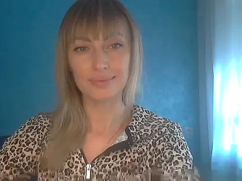 Snapshot of EffectMaya chatting on November 28, 2025, 10:40 am EffectMaya online show from November 28, 2025, 10:40 am