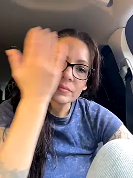 BeautifulMesss online show from October 30, 2025, 2:51 pm