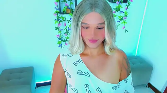 Snapshot of TaylorMon chatting on February 6, 2026, 12:59 am TaylorMon online show from February 6, 2026, 12:59 am