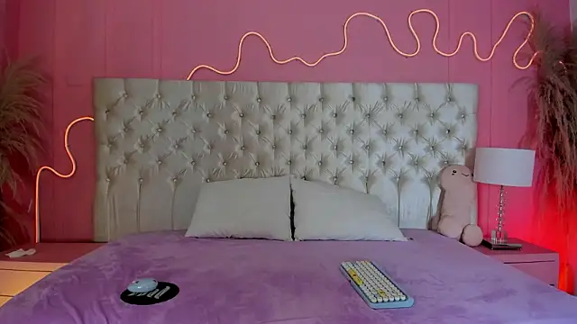 Snapshot of Julieta_Cortes__ chatting on February 9, 2026, 11:58 am Julieta Cortes online show from February 9, 2026, 11:58 am