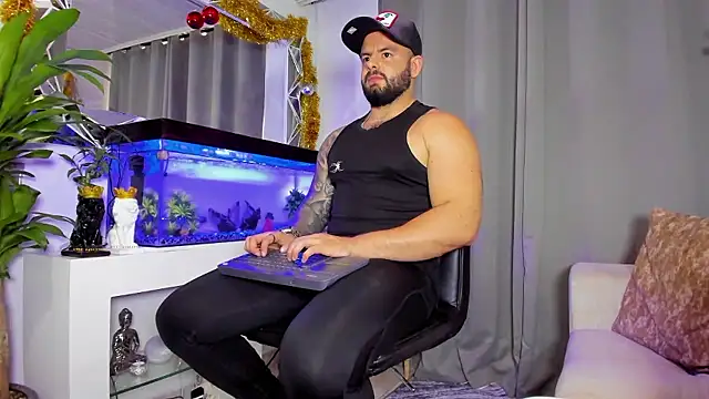 Snapshot of Johnnygrayson1 chatting on December 6, 2024, 9:57 pm Johnnygrayson1 online show from December 6, 2024, 9:57 pm