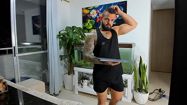 Snapshot of Johnnygrayson1 chatting on September 22, 2025, 12:01 am Johnnygrayson1 online show from September 22, 2025, 12:01 am