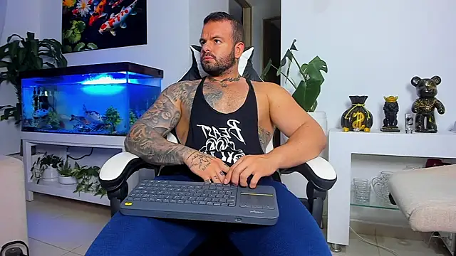 Snapshot of Johnnygrayson1 chatting on September 29, 2025, 11:20 pm Johnnygrayson1 online show from September 29, 2025, 11:20 pm