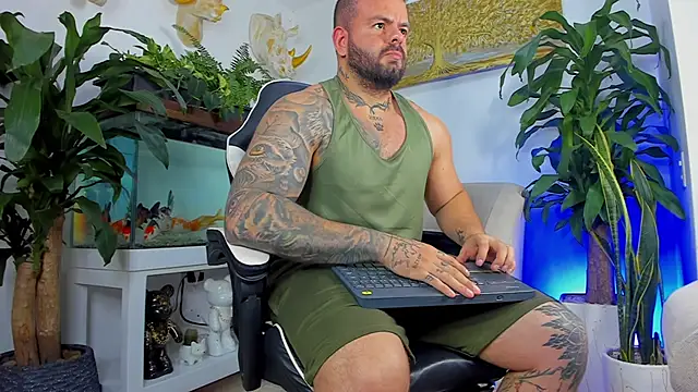 Snapshot of Johnnygrayson1 chatting on April 18, 2026, 11:27 pm Johnnygrayson1 online show from April 18, 2026, 11:27 pm