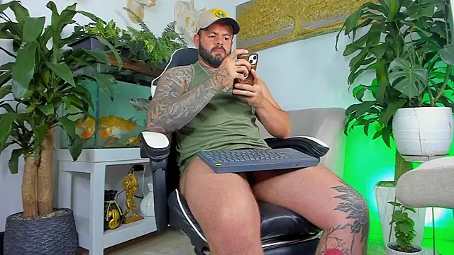 Snapshot of Johnnygrayson1 chatting on May 1, 2026, 12:04 am Johnnygrayson1 online show from May 1, 2026, 12:04 am