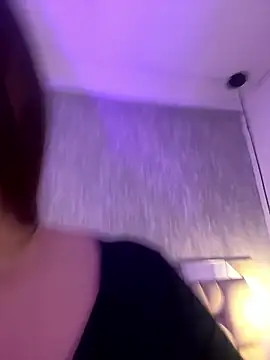 Sabrina Lennox online show from January 10, 2026, 7:15 pm