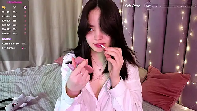 TaiteGloss online show from December 23, 2024, 7:09 pm