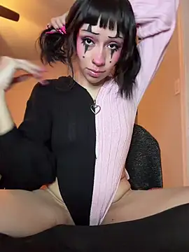 Gothbabbi online show from April 14, 2026, 8:37 pm