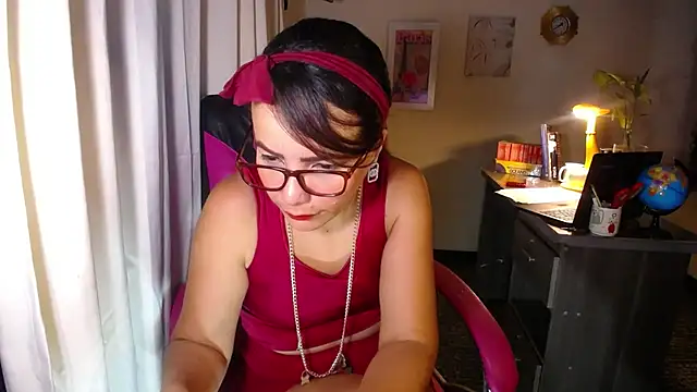 Snapshot of danielle_rose_1 chatting on April 19, 2026, 4:17 pm danielle rose 1 online show from April 19, 2026, 4:17 pm