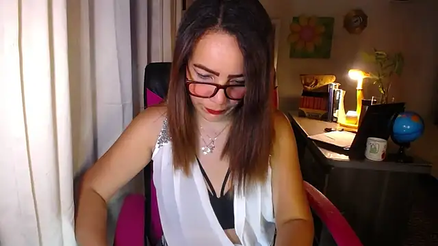 Snapshot of danielle_rose_1 chatting on June 2, 2026, 2:19 pm danielle rose 1 online show from June 2, 2026, 2:19 pm