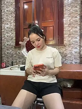 LiLi-Kirix99 online show from May 27, 2026, 2:08 am