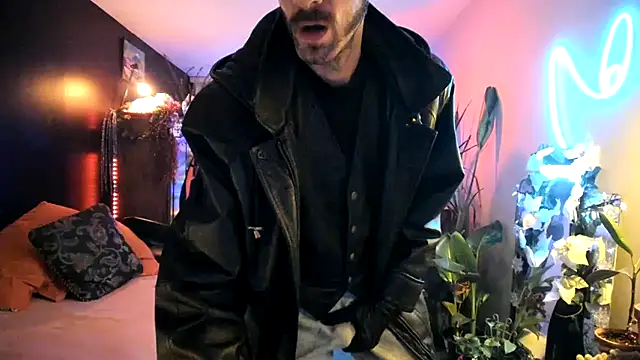 leatherz69 online show from December 19, 2024, 8:56 am