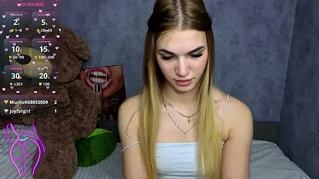 Hellen Moore online show from October 28, 2025, 12:47 am