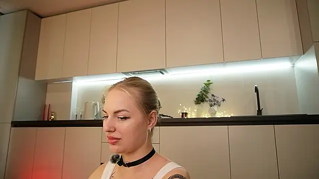 Snapshot of Kristina_diamond chatting on August 2, 2026, 12:58 pm Kristina diamond online show from August 2, 2026, 12:58 pm