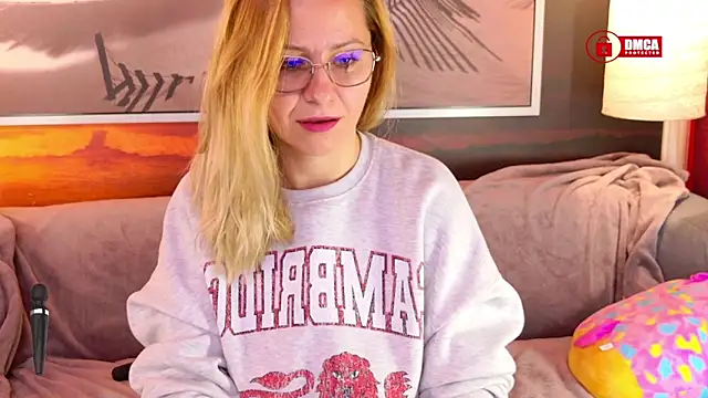 Snapshot of BigBoobsARRI chatting on November 23, 2025, 8:36 am BigBoobsARRI online show from November 23, 2025, 8:36 am