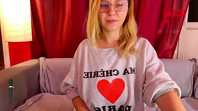 Snapshot of BigBoobsARRI chatting on December 5, 2025, 2:36 pm BigBoobsARRI online show from December 5, 2025, 2:36 pm