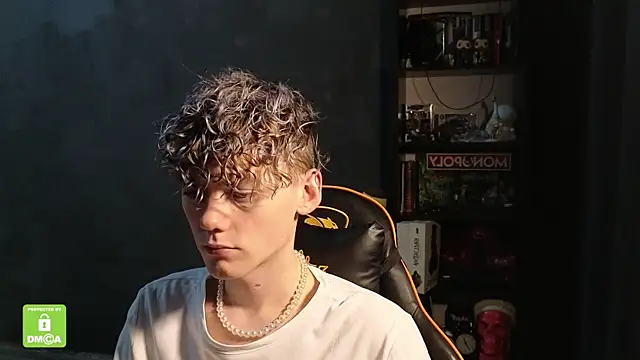 Keytaro online show from December 5, 2025, 12:47 pm