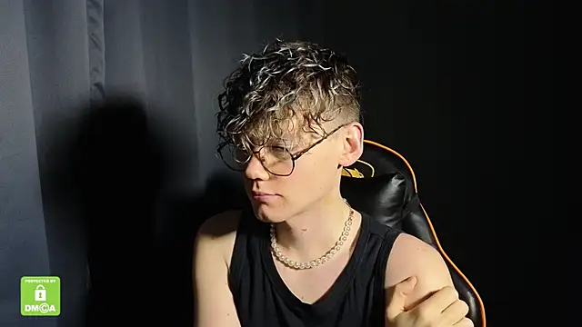 Snapshot of Keytaro chatting on January 15, 2026, 5:16 pm Keytaro online show from January 15, 2026, 5:16 pm