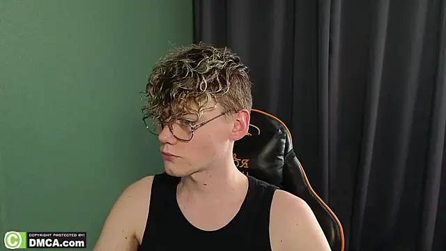 Snapshot of Keytaro chatting on February 10, 2026, 12:42 pm Keytaro online show from February 10, 2026, 12:42 pm