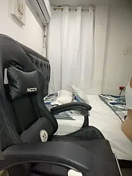 Snapshot of Belissa_miller chatting on December 15, 2025, 7:18 pm Belissa miller online show from December 15, 2025, 7:18 pm