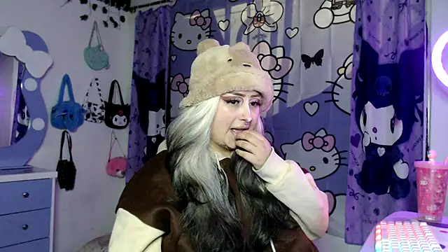 lussyevans24 online show from November 16, 2025, 4:40 am