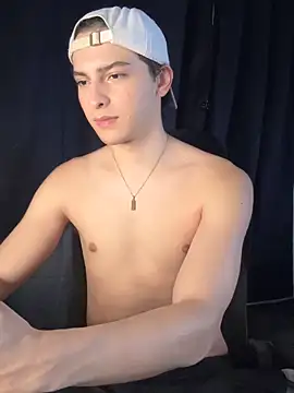 Snapshot of cybercosmiiic chatting on November 17, 2025, 9:20 pm cybercosmiiic online show from November 17, 2025, 9:20 pm