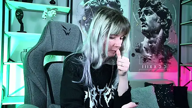 LexiWenford online show from April 8, 2026, 2:55 am