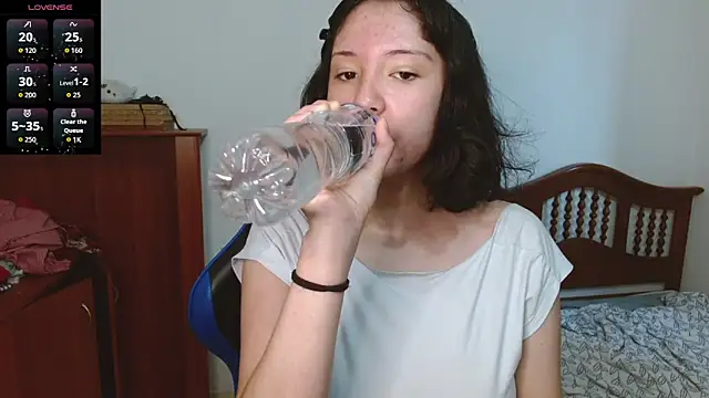 alexaa08 online show from November 25, 2025, 1:11 pm