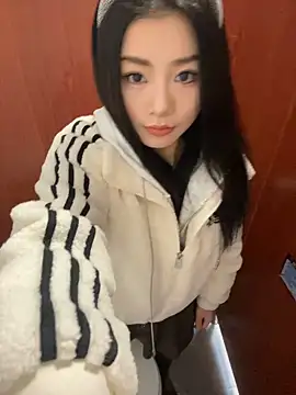 Snapshot of Asia-Melody chatting on February 11, 2025, 7:54 am Asia-Melody online show from February 11, 2025, 7:54 am