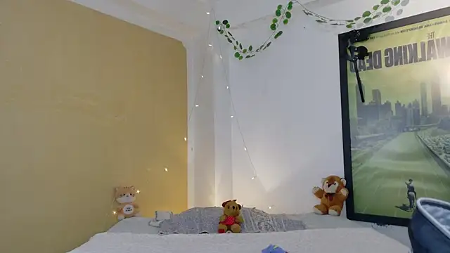 kittyzenn online show from April 21, 2026, 2:45 pm