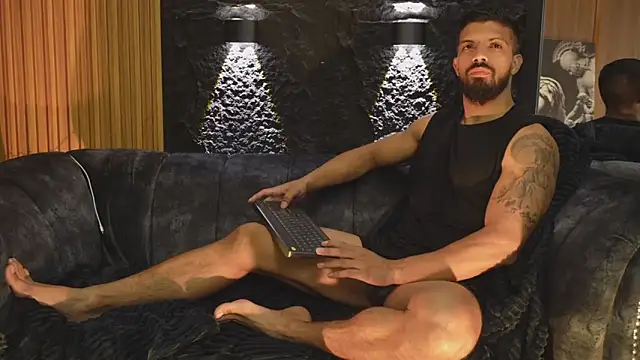 DannSaenz online show from October 24, 2025, 12:34 pm