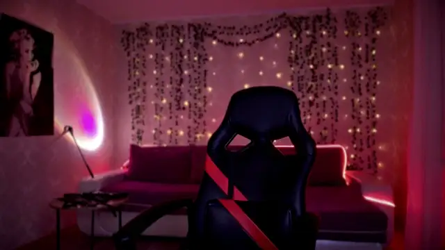 AllisonBlack  online show from April 1, 2026, 7:44 pm