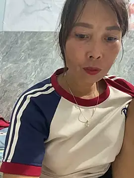 Linaannn online show from November 6, 2025, 2:34 am