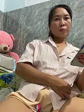 Linaannn online show from December 3, 2025, 12:03 pm